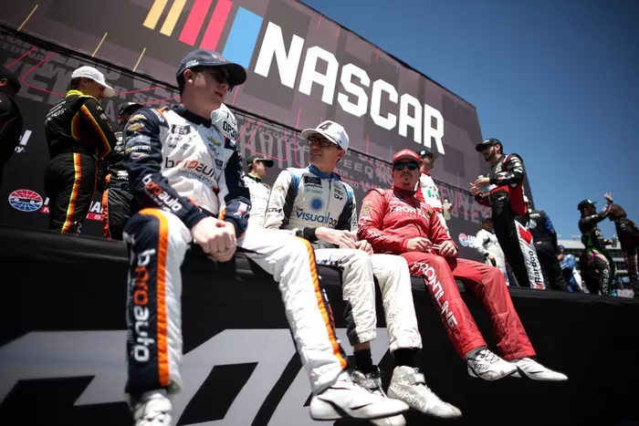 Daniel Dye, Kaulig Racing Chevrolet, Parker Retzlaff, Alpha Prime Racing Chevrolet, Brennan Poole, Alpha Prime Racing Chevrolet