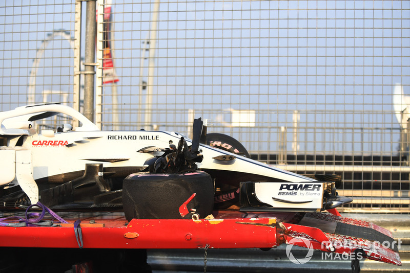 The crashed car of Charles Leclerc, Sauber C37 is recovered in FP1