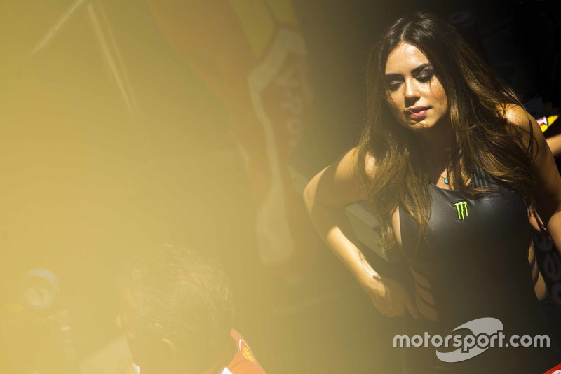 Chica de la parrilla