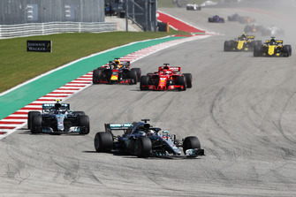 Lewis Hamilton, Mercedes AMG F1 W09 EQ Power+ leads Valtteri Bottas, Mercedes AMG F1 W09 EQ Power+, Sebastian Vettel, Ferrari SF71H and Daniel Ricciardo, Red Bull Racing RB14
