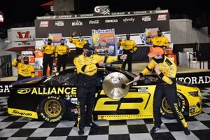 Race winner Brad Keselowski, Team Penske, Ford Mustang
