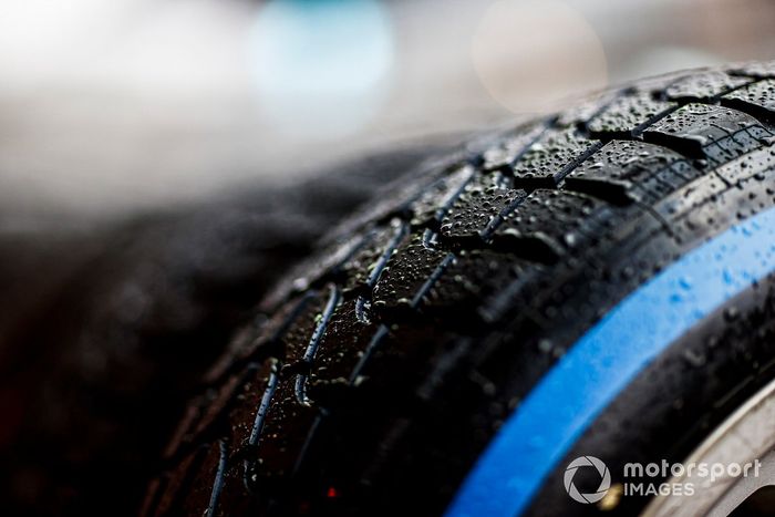 Neumáticos de lluvia