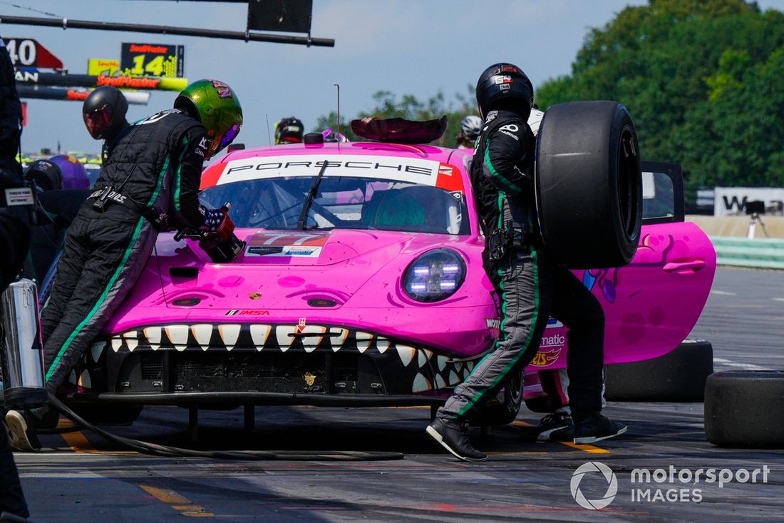 #77 AO Racing Porsche 911 GT3 R: Laurin Heinrich