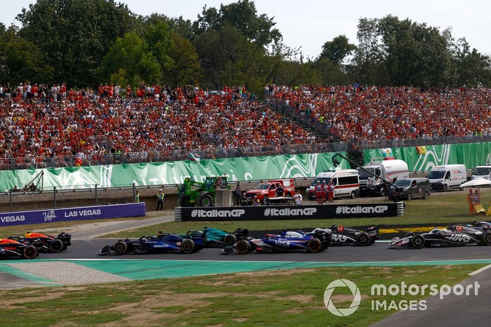 Alex Albon, Williams FW46, Lance Stroll, Aston Martin AMR24, Daniel Ricciardo, RB F1 Team VCARB 01, Nico Hulkenberg, Haas VF-24 