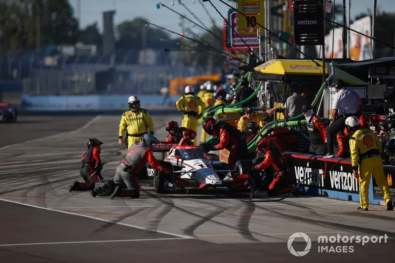 Will Power, Team Penske Chevrolet, pit stop