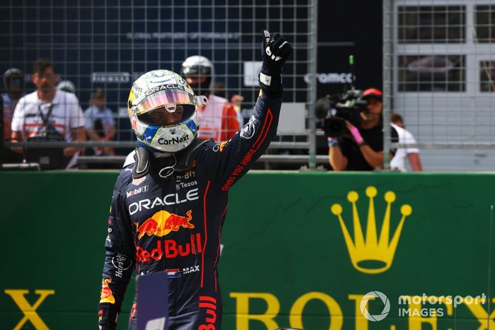 Ganador de la carrera Sprint Max Verstappen, Red Bull Racing en Parc Ferme