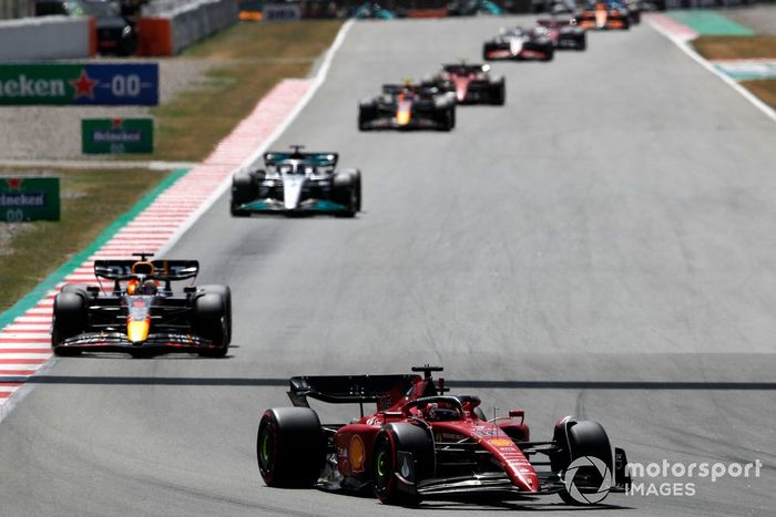 Charles Leclerc, Ferrari F1-75, Max Verstappen, Red Bull Racing RB18, George Russell, Mercedes W13 