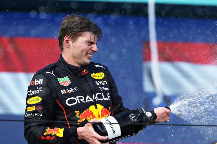 Podio de Miami: el ganador Max Verstappen, Red Bull Racing