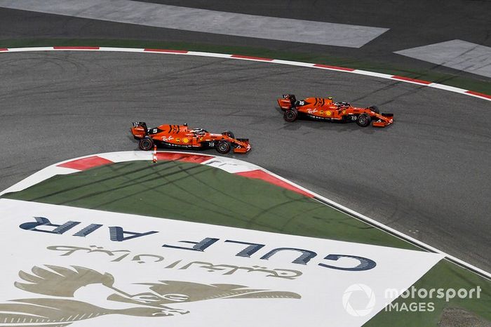 Charles Leclerc, Ferrari SF90 adelanta a Sebastian Vettel, Ferrari SF90 para el liderato