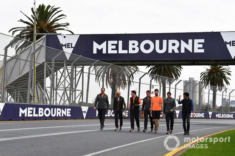 Charles Leclerc, Ferrari, recorre la pista de Australia