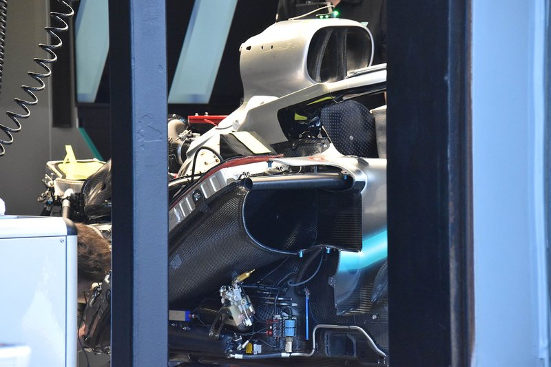 Mercedes AMG F1 W10, motor, részlet