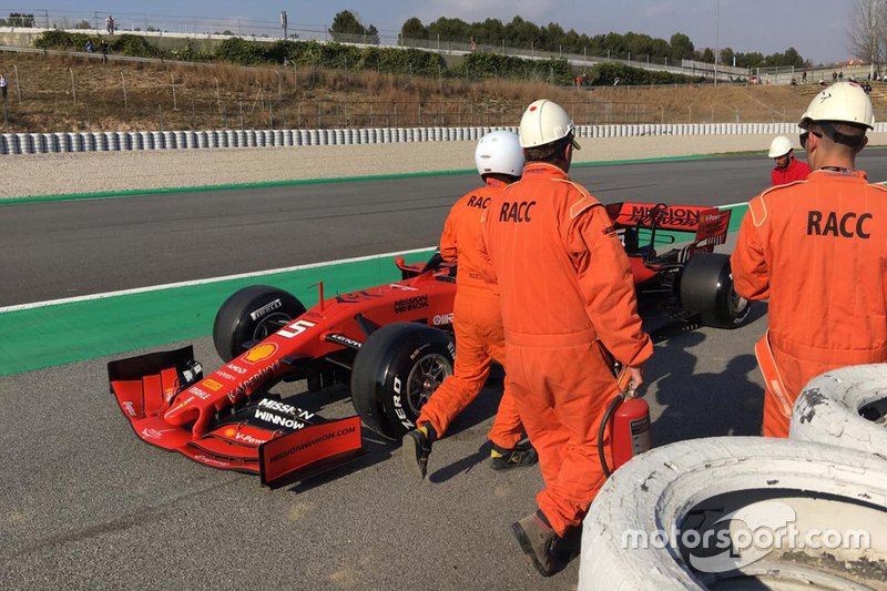 Sebastian Vettel, Ferrari SF90 s'arrête en bord de piste