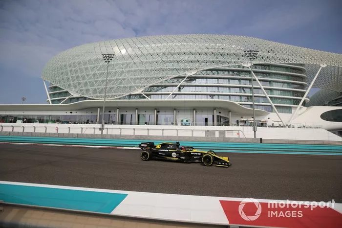 Esteban Ocon, Renault F1 Team R.S. 19 