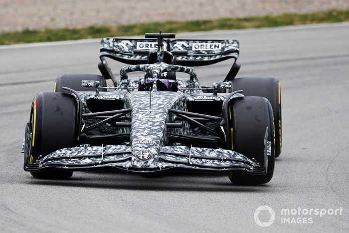 Guanyu Zhou, Alfa Romeo C42