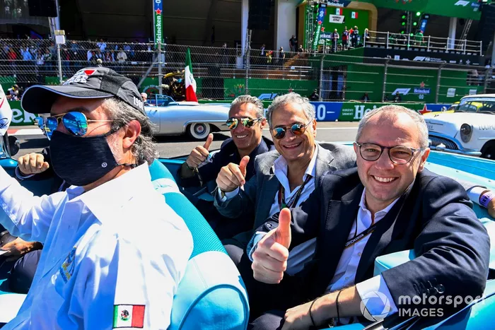 Stefano Domenicali, director general de la Fórmula 1, Alejandro Soberón Kuri, director de CIE, Federico González Compeán, Director del GP de México y Carlos Slim Domit