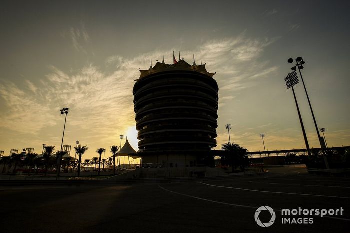 El atardecer sobre el circuito