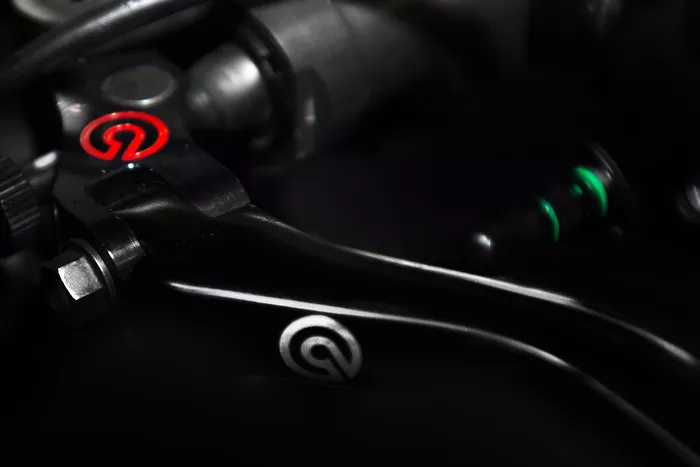 Detalle de los frenos Brembo de MotoGP