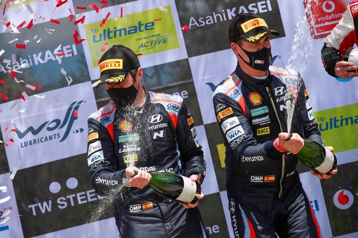 Podio: Dani Sordo, Borja Rozada, Hyundai Motorsport Hyundai i20 Coupe WRC