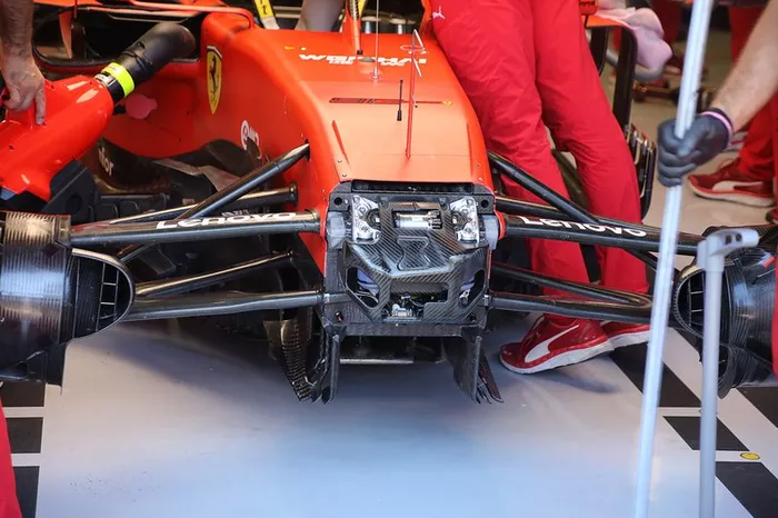 Ferrari SF90, front – OLD