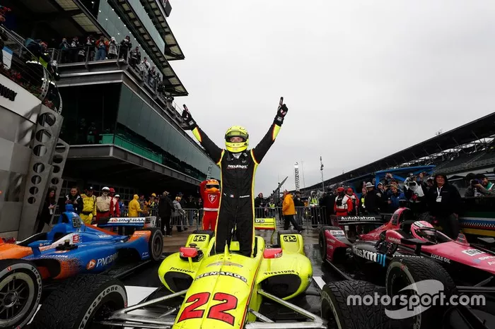 Ganador de la carrera Simon Pagenaud, Team Penske Chevrolet
