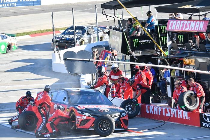Erik Jones, Joe Gibbs Racing, Toyota Camry Craftsman