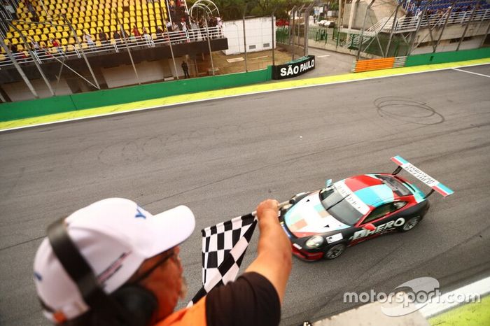 Bandeirada para o carro #4