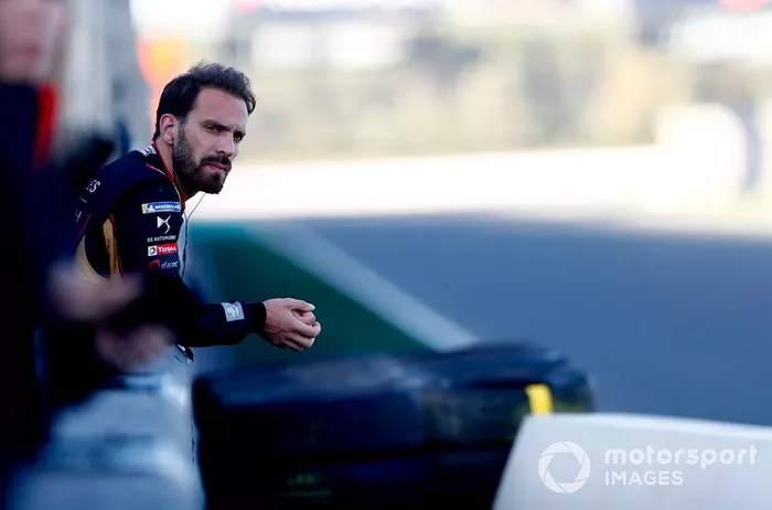 Jean-Eric Vergne, DS TECHEETAH at the pit wall