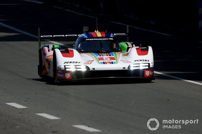 #5 Porsche Penske Motorsport Porsche 963 de Dane Cameron, Michael Christensen, Frederic Makowiecki
