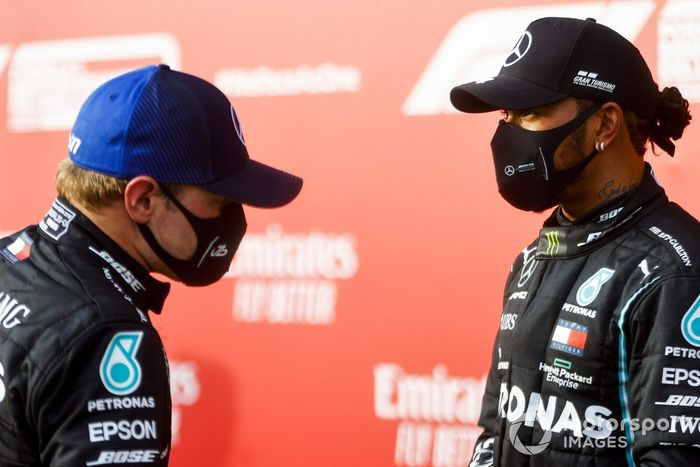 Podio: ganador de la carrera Lewis Hamilton, Mercedes-AMG F1 y el segundo lugar Valtteri Bottas, Mercedes-AMG F1