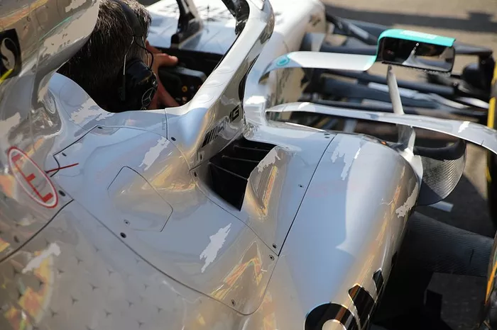 Mercedes AMG F1 W10 detalle tecnico