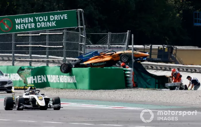 Alexander Peroni,  Campos Racing después del choque