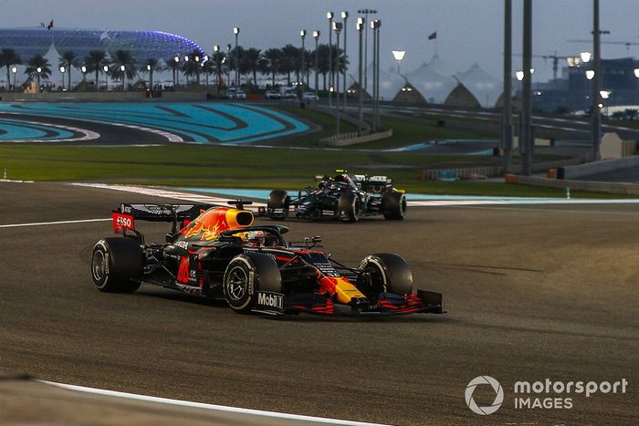 Max Verstappen, Red Bull Racing RB16, Valtteri Bottas, Mercedes F1 W11, Lewis Hamilton, Mercedes F1 W11