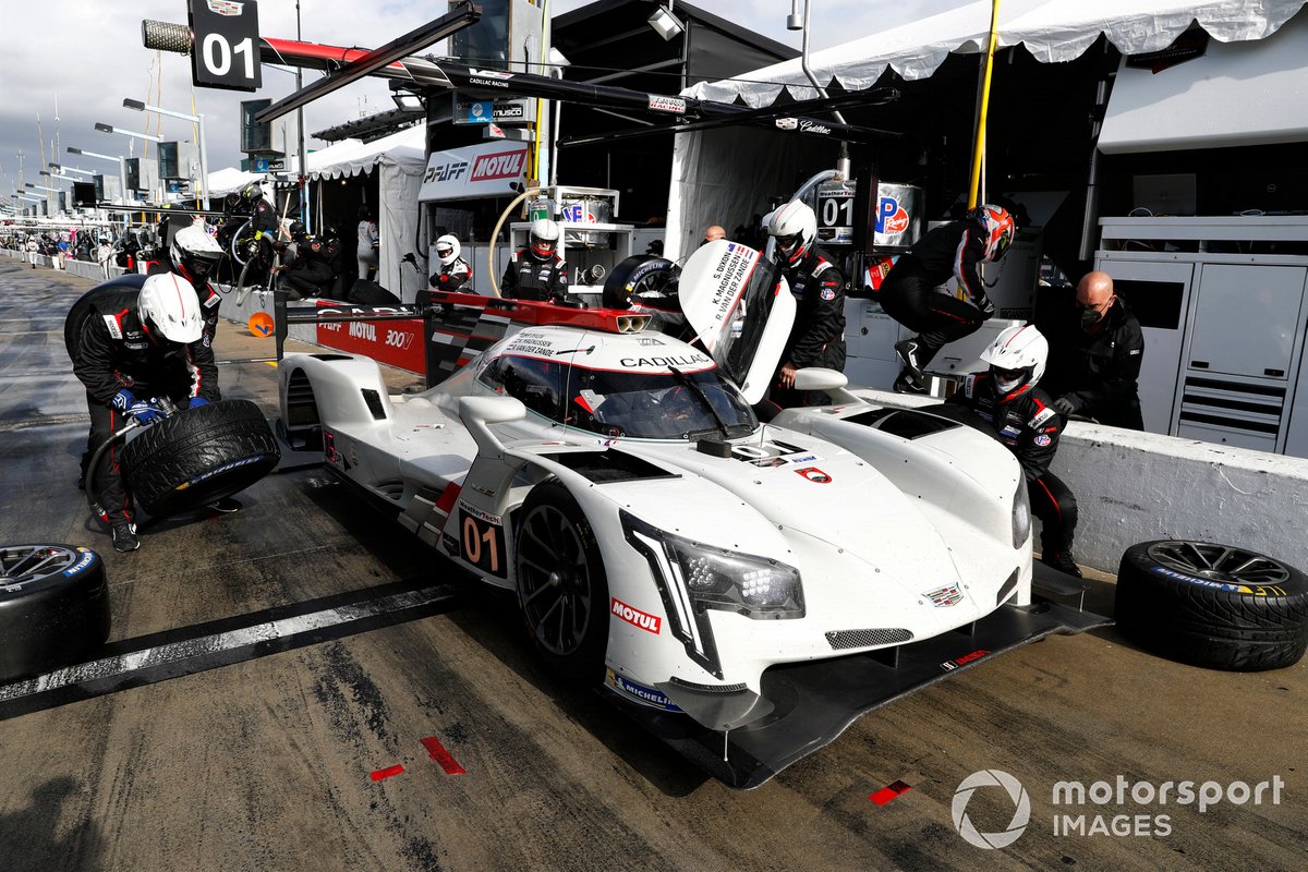 #01 Chip Ganassi Racing Cadillac DPi-V.R of Kevin Magnussen, Renger van der Zande, Scott Dixon. 