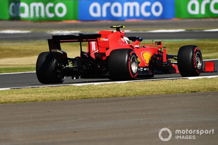 Charles Leclerc, Ferrari SF1000 con una luz es visible debajo del monoplaza