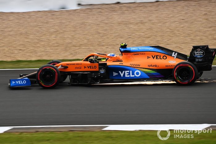 Lando Norris, McLaren MCL35 sacando chispas