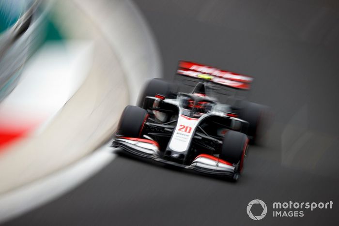 Kevin Magnussen, Haas VF-20, 1m16.152s