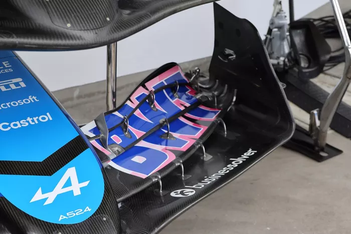 Alpine A524 détails techniques