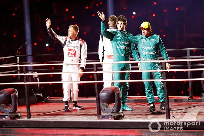 Kevin Magnussen, Haas F1 Team, Nico Hulkenberg, Haas F1 Team, Lance Stroll, Aston Martin F1 Team y Fernando Alonso, Aston Martin F1 Team,