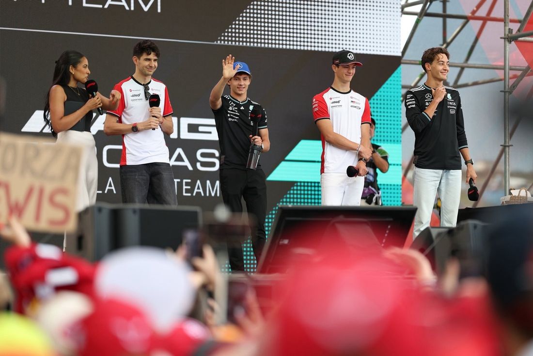George Russell, Mercedes, Esteban Ocon, Haas F1 Team, Oliver Bearman, Haas F1 Team, Andrea Kimi Antonelli, Mercedes