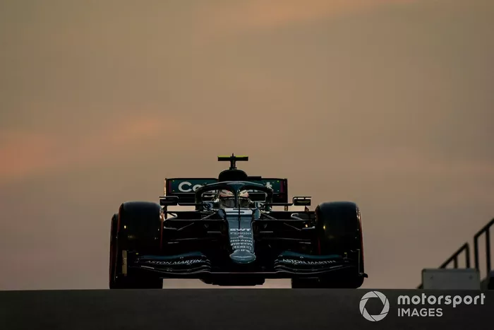 Sebastian Vettel, adaptado (muleto) con los Pirelli de 18 pulgadas