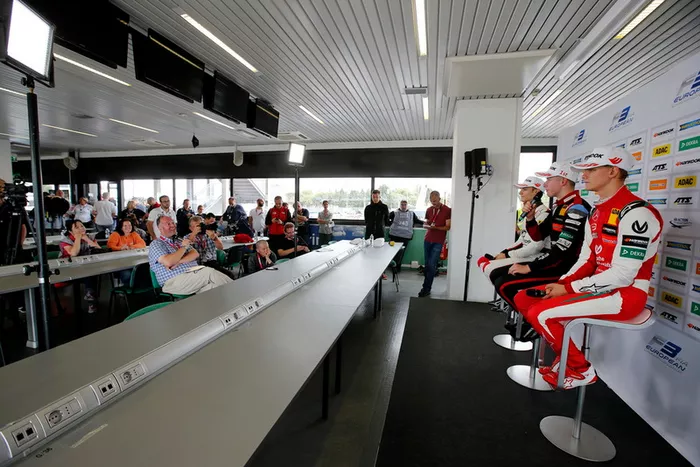 Conferenza stampa, Alex Palou, Hitech Bullfrog GP Dallara F317 - Mercedes-Benz, Jüri Vips, Motopark Dallara F317 - Volkswagen, Mick Schumacher, PREMA Theodore Racing Dallara F317 - Mercedes-Benz