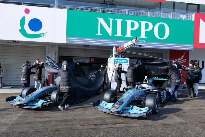 ITOCHU ENEX WECARS TEAM IMPUL アンベイル