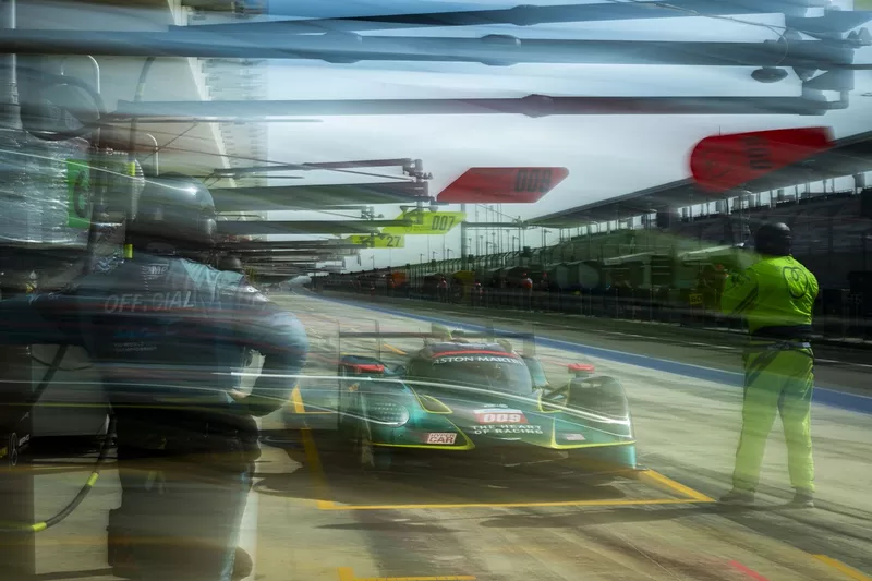 #009 Aston Martin Thor Team Aston Martin Valkyrie : Alex Riberas, Marco Sorensen, Roman De Angelis