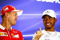 Sebastian Vettel, Ferrari, Lewis Hamilton, Mercedes AMG F1, lors de la conférence de presse des pilotes