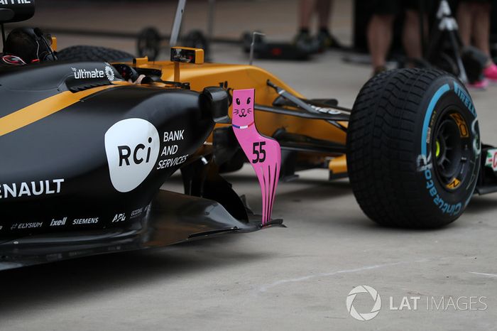 Renault Sport F1 Team RS17 barge board