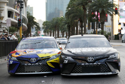Kyle Busch, Joe Gibbs Racing Toyota, Martin Truex Jr., Furniture Row Racing Toyota