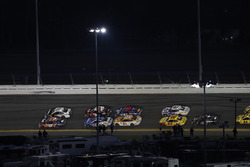 Aric Almirola, Stewart-Haas Racing Ford Fusion, Denny Hamlin, Joe Gibbs Racing Toyota