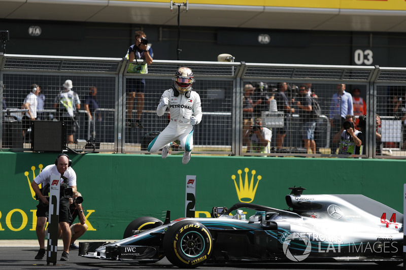 2º Lewis Hamilton (71 victorias)