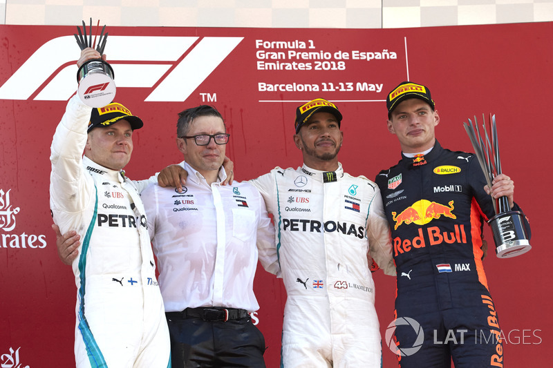 Bottas garantiu a dobradinha da Mercedes, com Verstappen em terceiro.