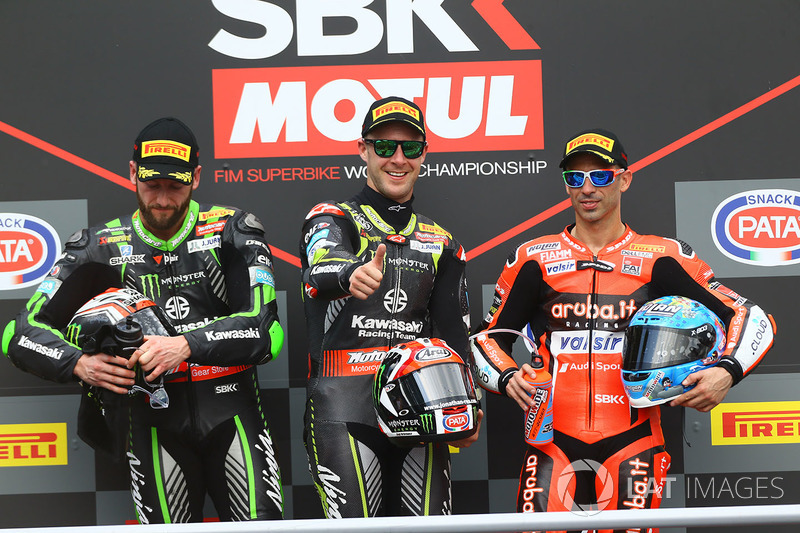 Podium: winnaar Jonathan Rea, Kawasaki Racing, tweede Tom Sykes, Kawasaki Racing, derde Marco Melandri, Aruba.it Racing-Ducati SBK Team